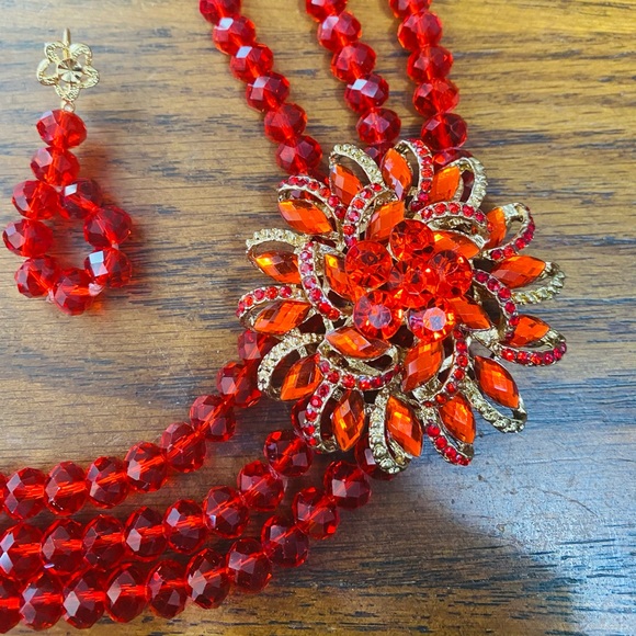 Beaded necklace set - Picture 2 of 3